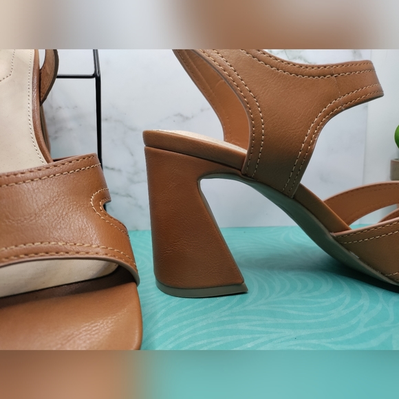 Block Heeled sandals - Picture 2 of 7